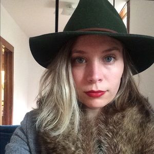 Meet your Posher, Anne