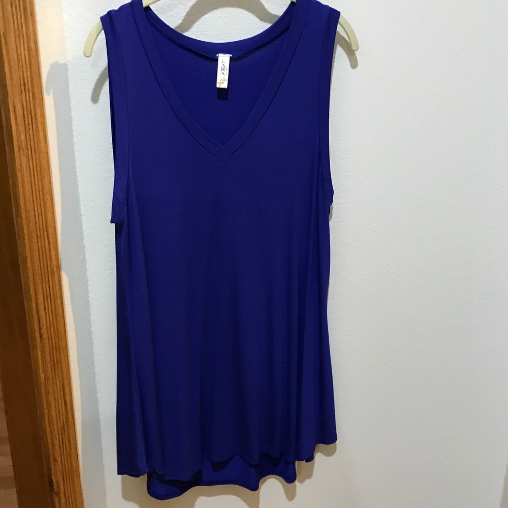 NWOT. Lara Passion Tank Tunic OS