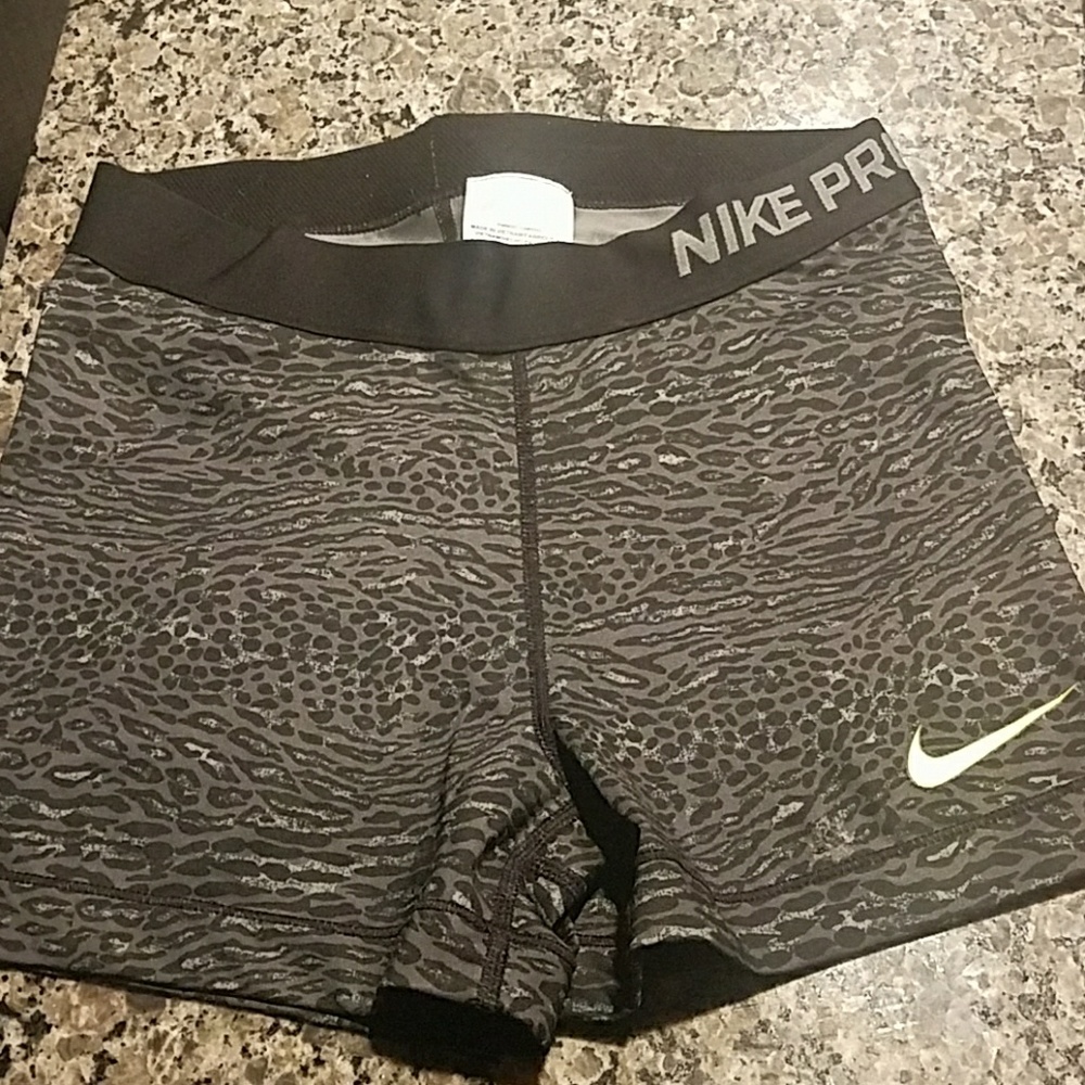 Nike Pro Spandex Shorts Medium