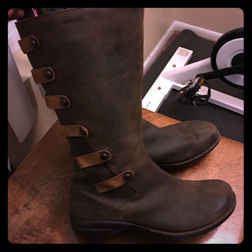 Chocolate Merrell Winter Boots