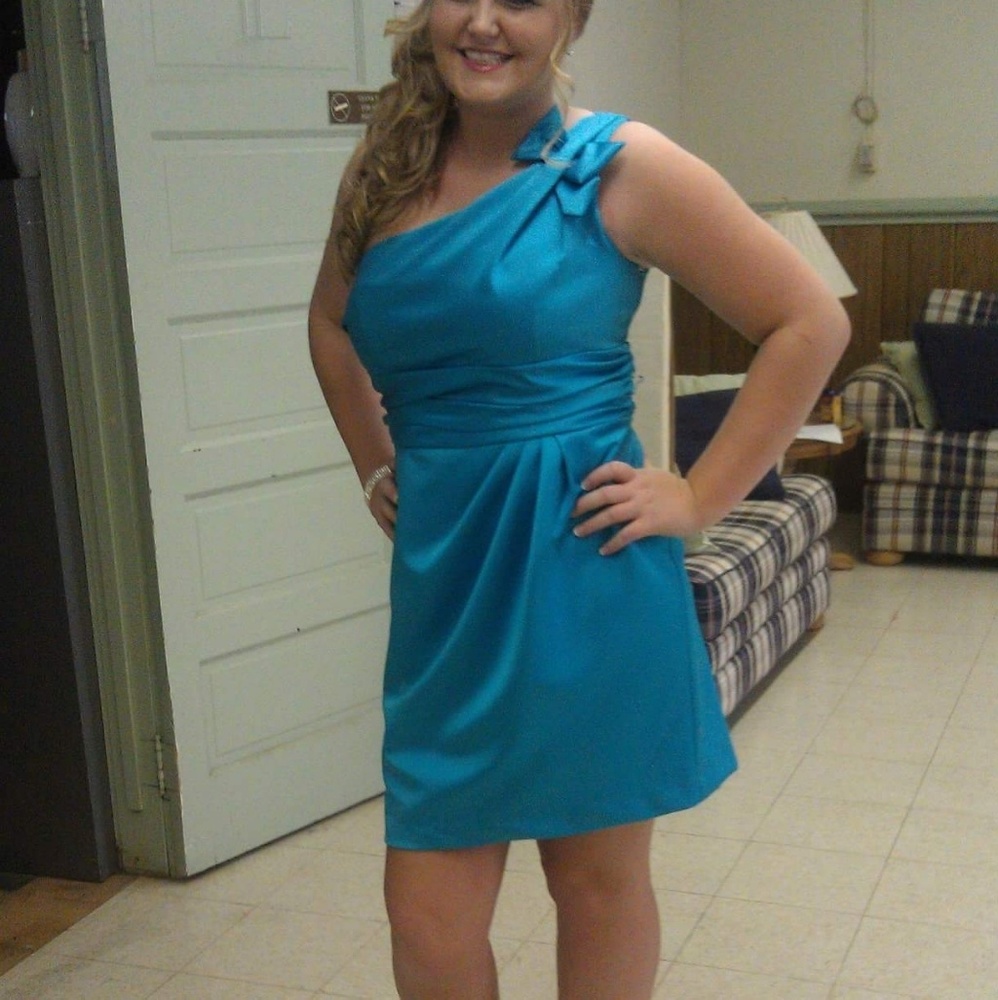 One Shoulder Bridesmaid/Homecoming Dress