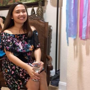 Meet your Posher, Noelle janica