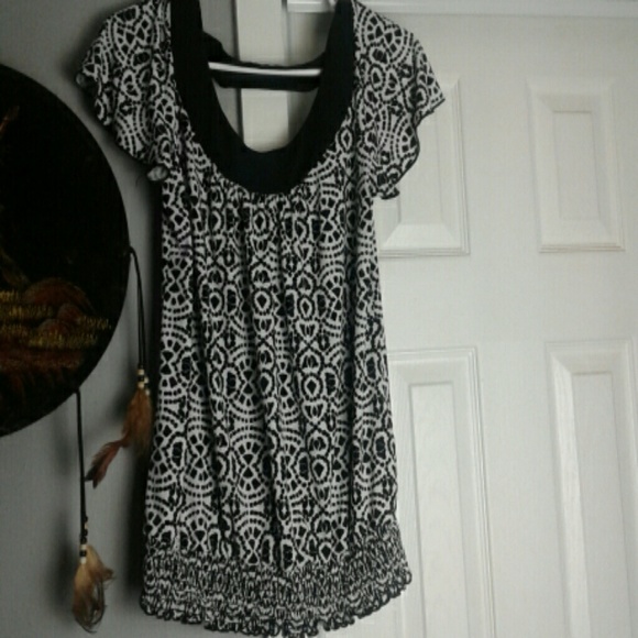 Any 4 ITEMS 5$ - Picture 1 of 2