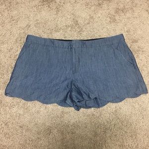 Club Monaco Chambray Amber Short Scalloped Sz. 12