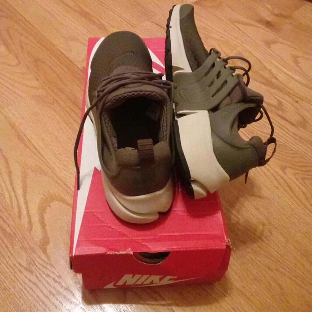 Nike Presto Essential - Picture 2 of 3
