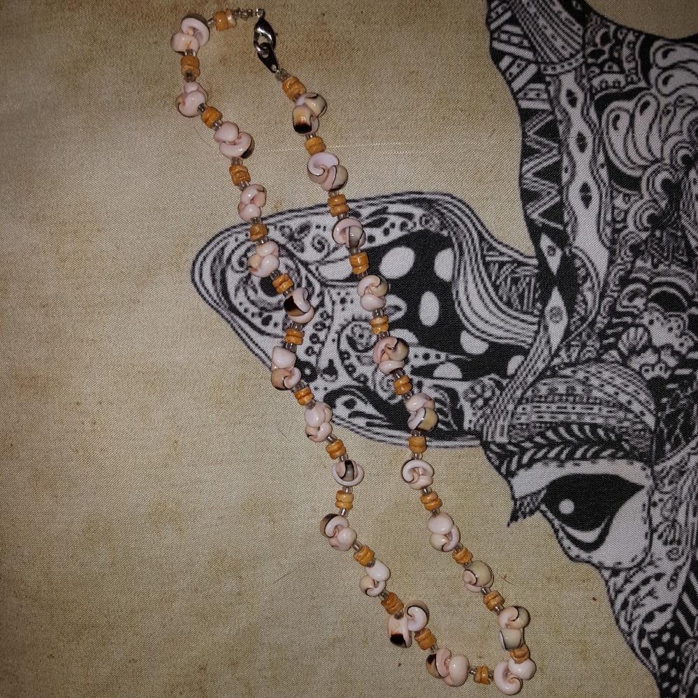 🎃🐚 NECKLACE