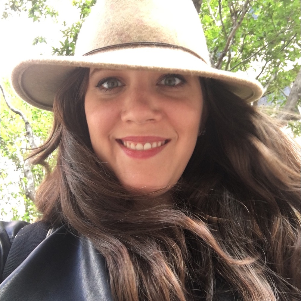 Meet your Posher, Olivia