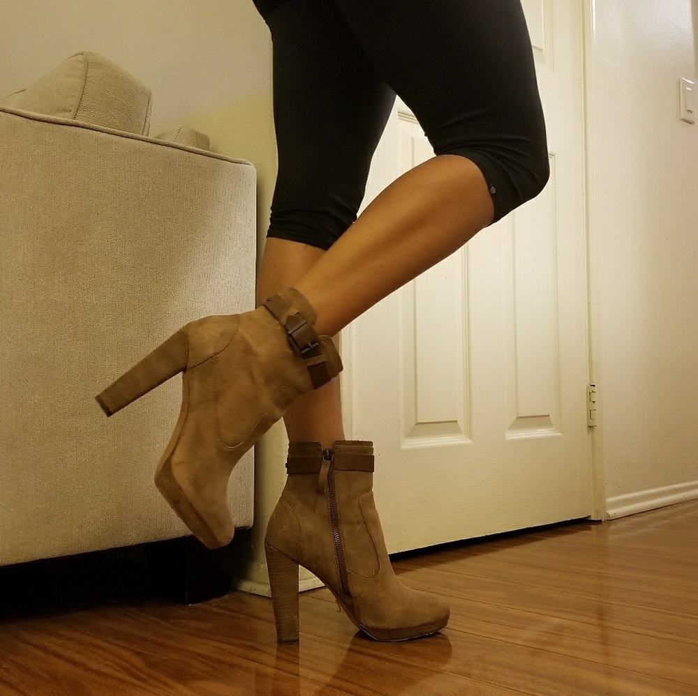 Tan diesel boots