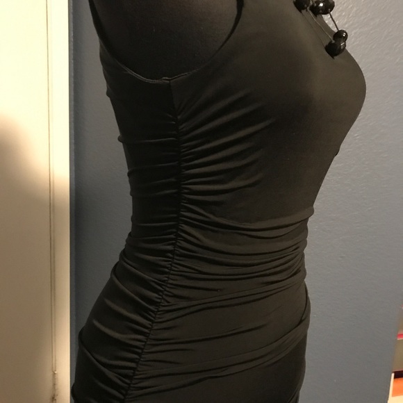 simple yet elegant off one shoulder cocktail dress - Picture 2 of 4