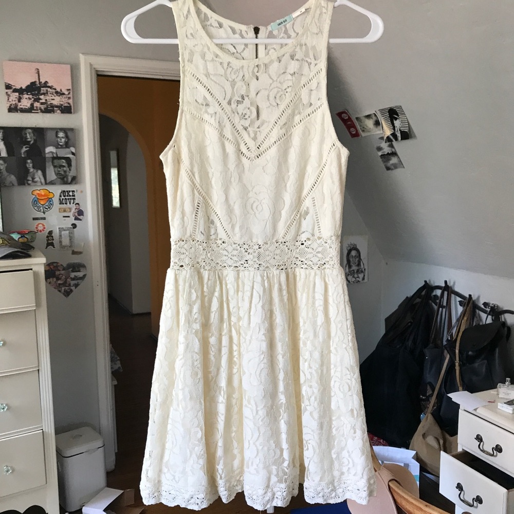 Kimchi blue beautiful lace dress