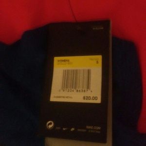 Brand new nike dry fit sz small tee shirts