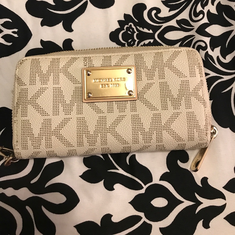 MK wristlet