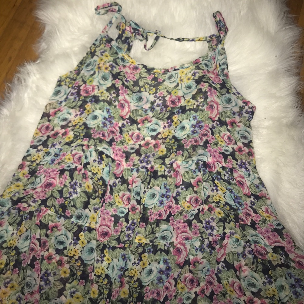 Floral shirt size small