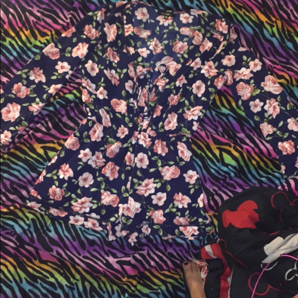 Body suit size medium😍