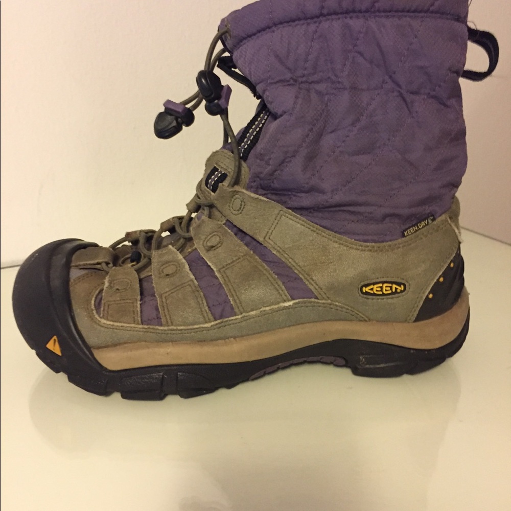 Keen Keep Warm slide on Boots