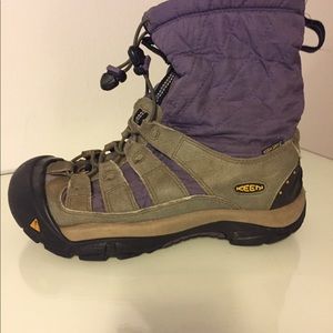 Keen Keep Warm slide on Boots