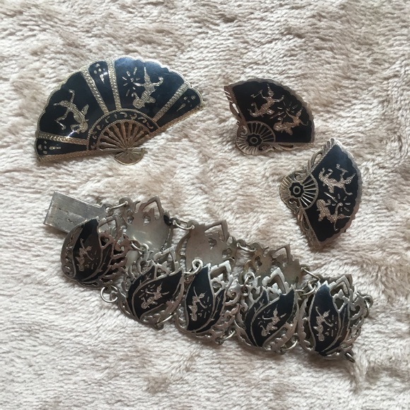 Jewelry - Vintage 40's Thailand jewelry set.