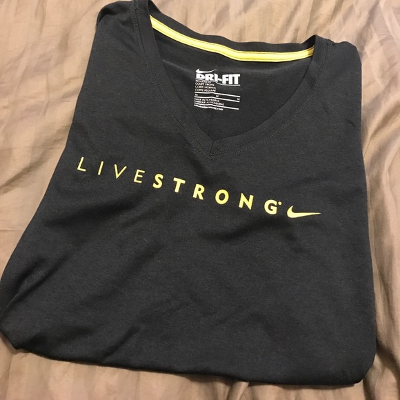 Nike Livestrong Dri-Fit tee ✨ - Picture 1 of 3