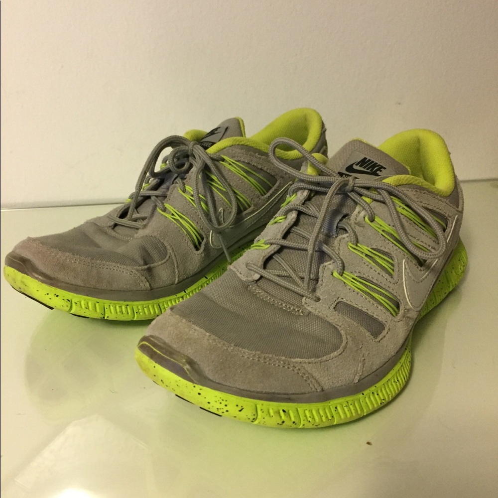 Men’s Nike Running Shoe SZ 10