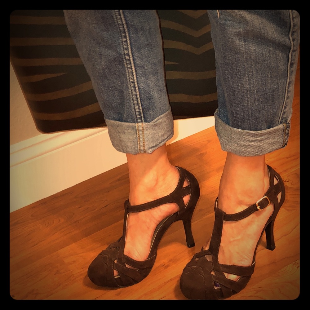 Brown suede retro heels