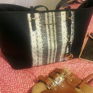 Micheal kors tote NWT