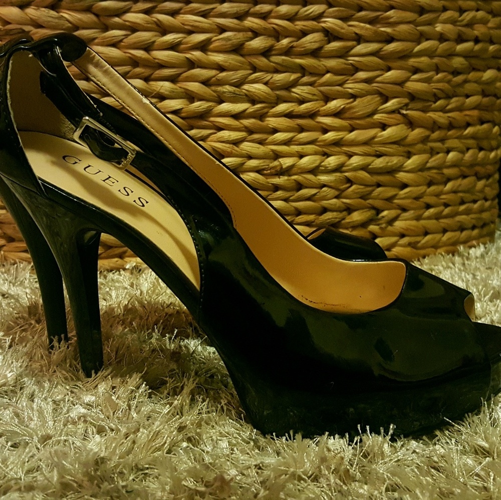 Guess - Black Platform open toe Heels