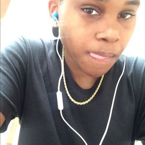 Meet your Posher, Alena