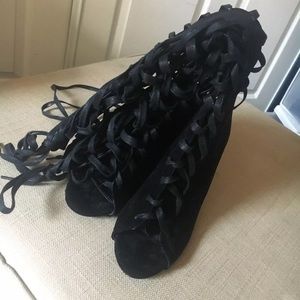 High knee open toe heals