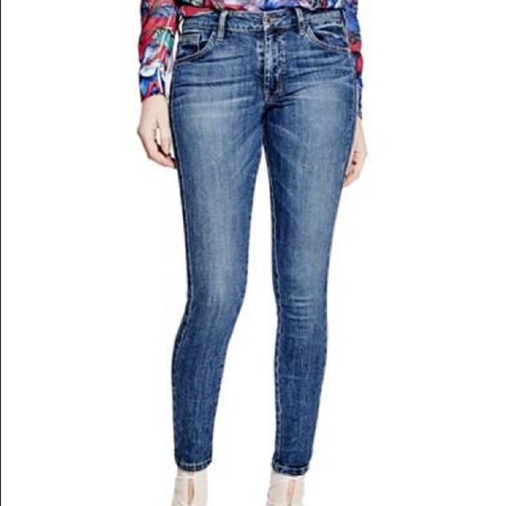 Mid -rise skinny jeans