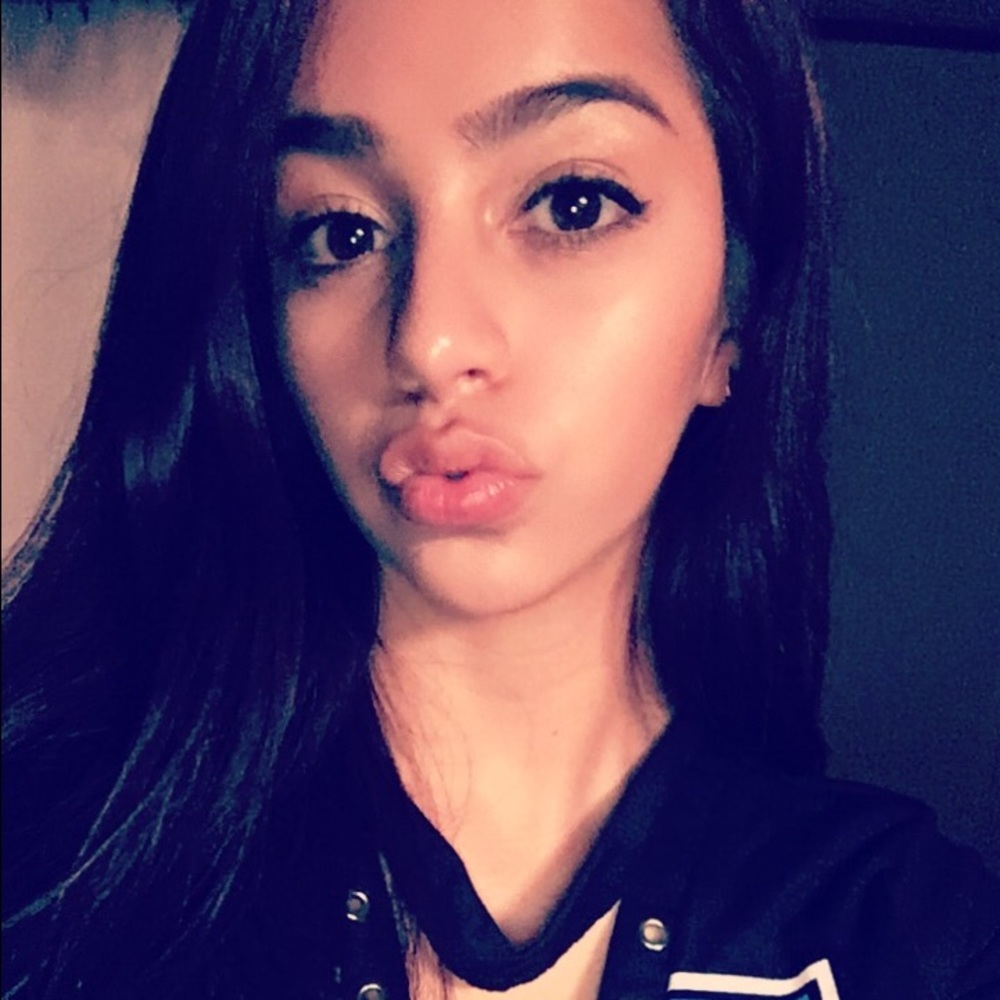 Meet your Posher, Alondra