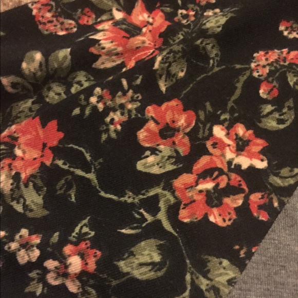 Lularoe Randy Shirt - Picture 2 of 4