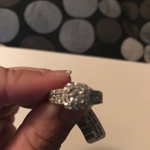 1 carat Diamond Engagement ring