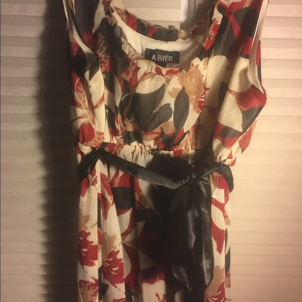 Floral Women's business casual top ! SiZe small!