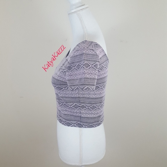 ♥️NWOT♥️DIVIDED♥️CROP TOP♥️ - Picture 2 of 3