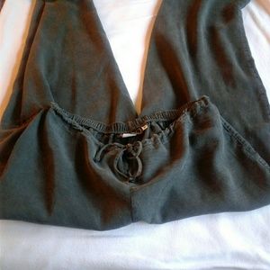 Basement olive pant woman size Medium