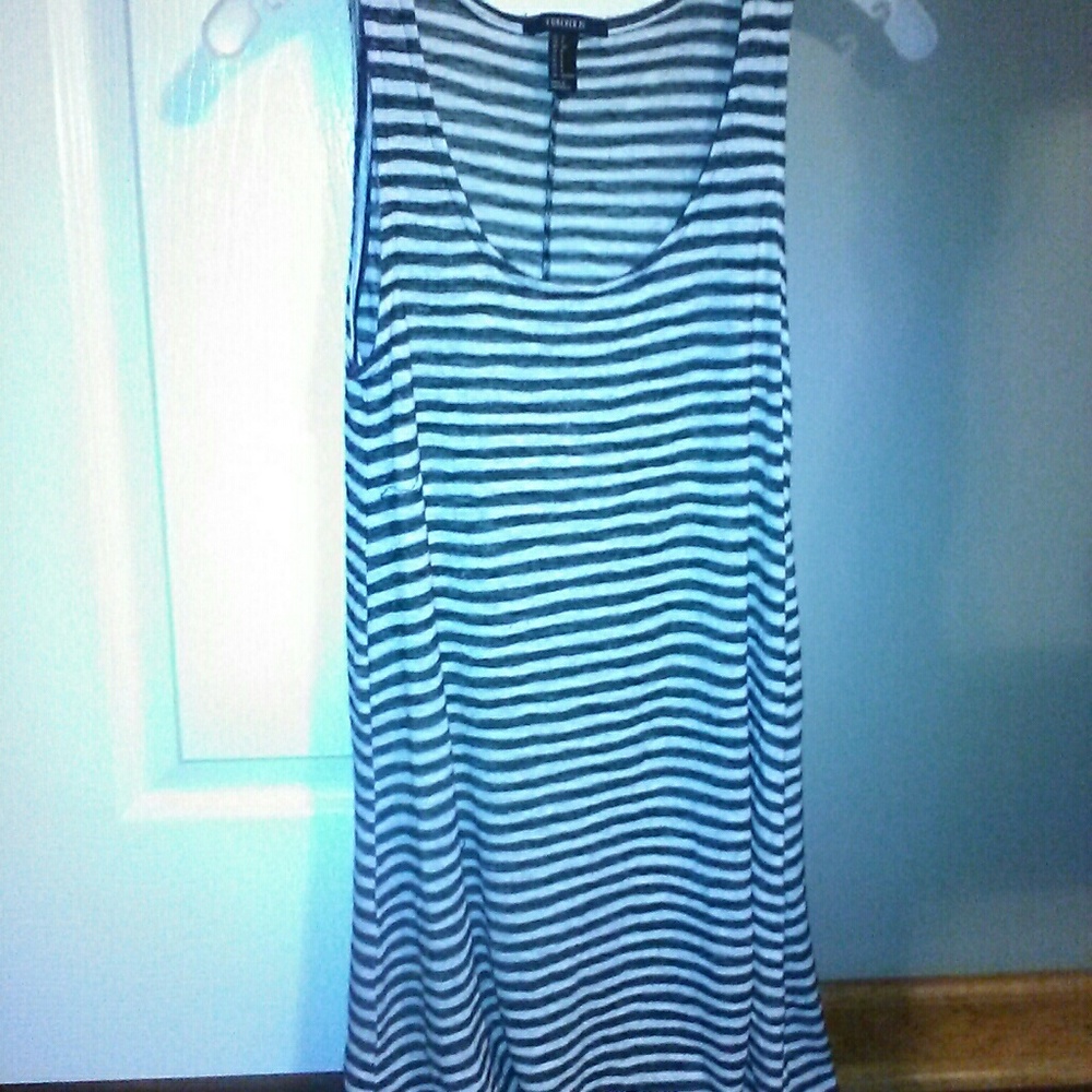 Sleevless striped dress or tunic