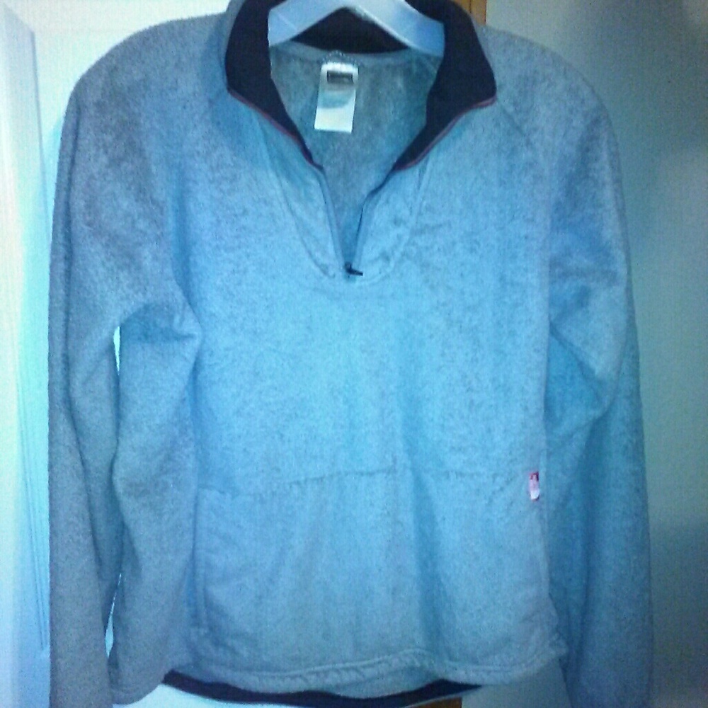 Gray north face fleece pullover