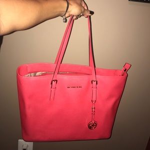 Michael Kors jet set tote in coral