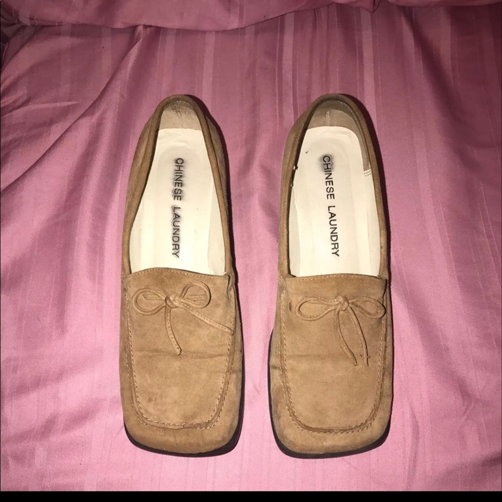 ❗️SOLD❗️Chinese Laundry Suede Flats