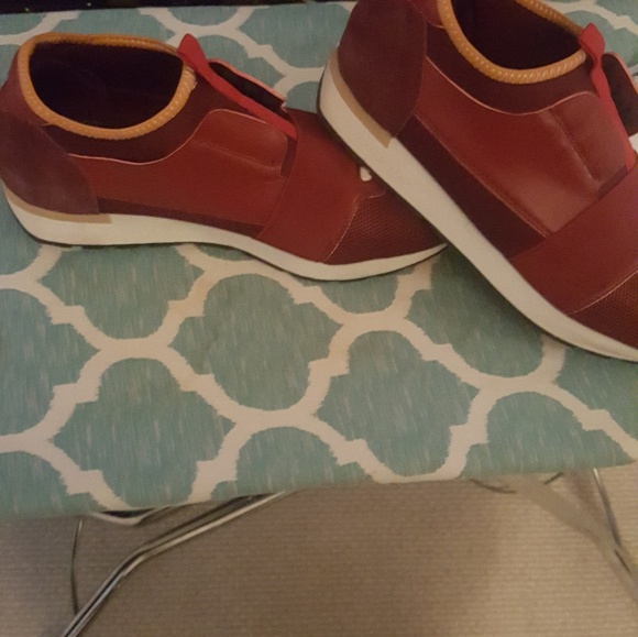 Burgundy and orange Balenciaga sneakers - Picture 1 of 2
