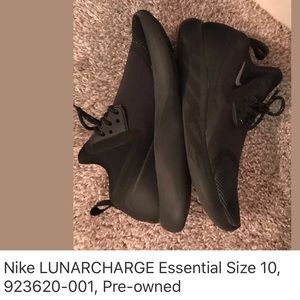 Nike LunarCharge Essential,Black, 10-Woman,