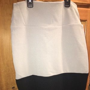 BNWOT BLACK & Grey LuLaRoe Cassie Pencil skirt