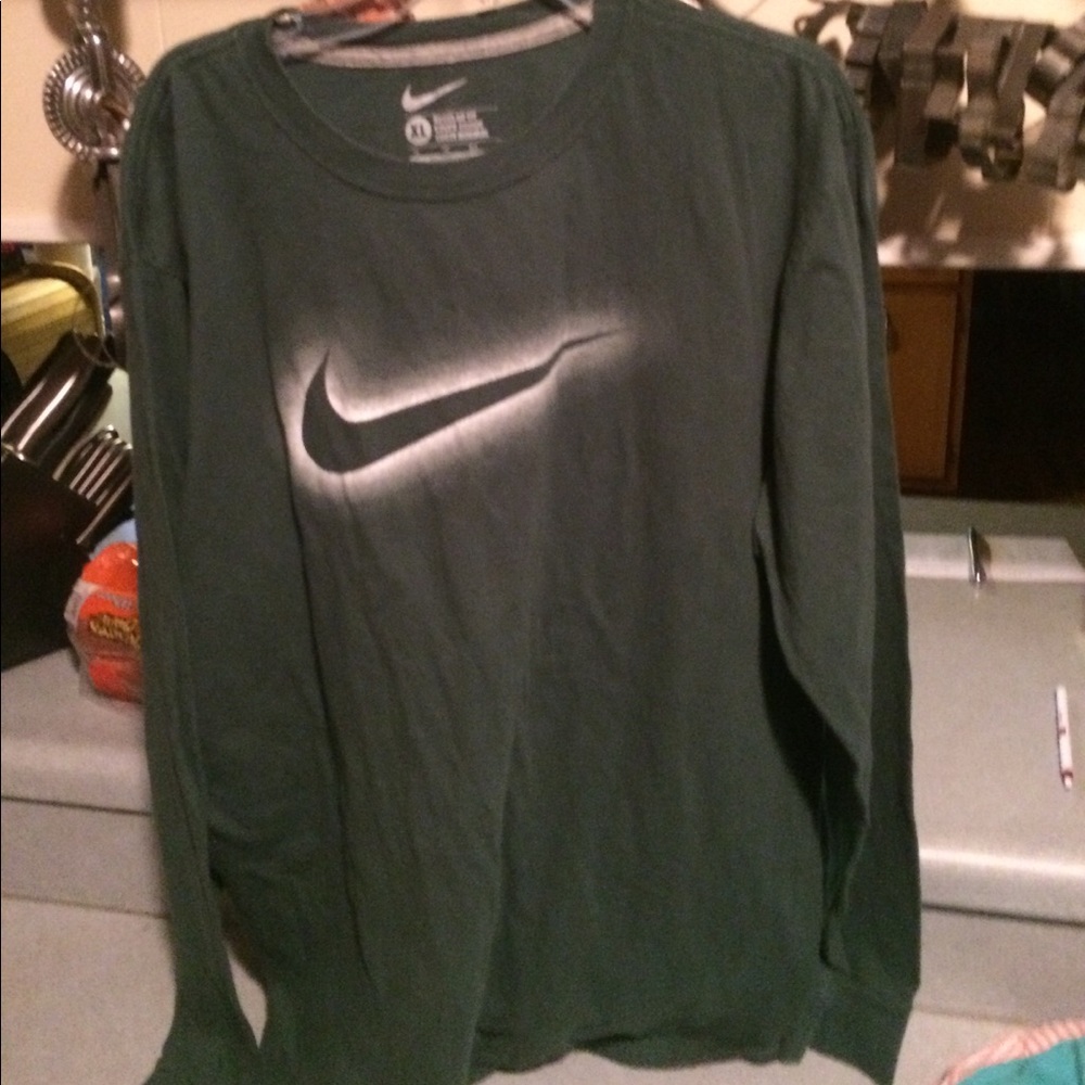 Nike men's shirt