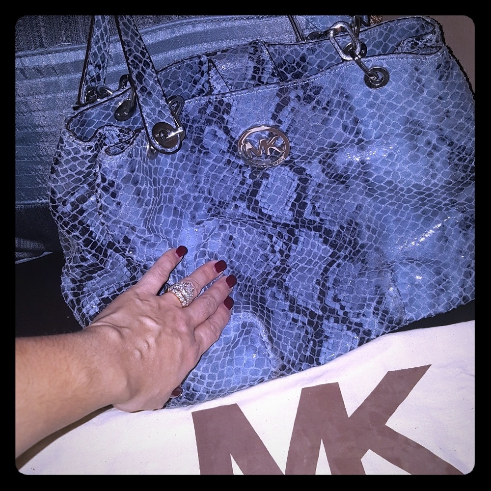 Beautiful Michael Kors Spring leather purse