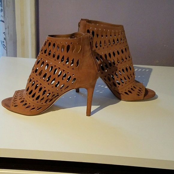 ❤Open toe booties - Picture 3 of 4