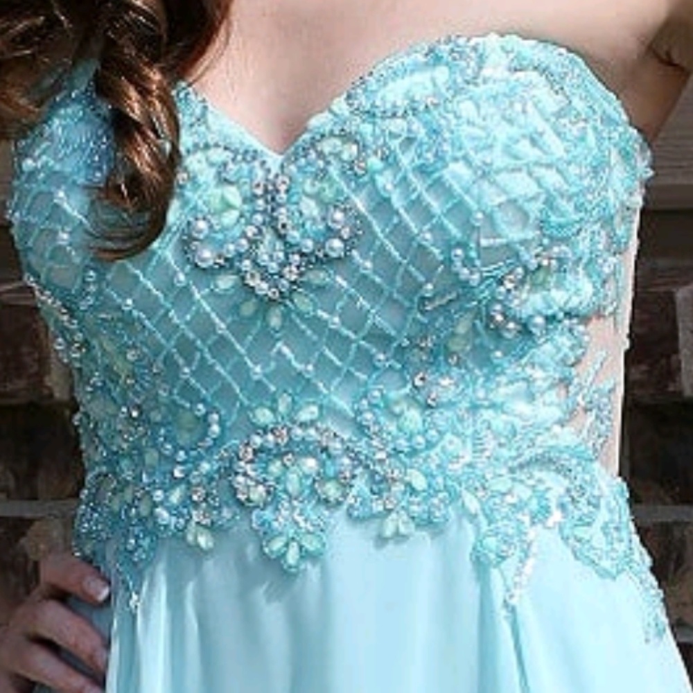 Prom Dress - Picture 3 of 4