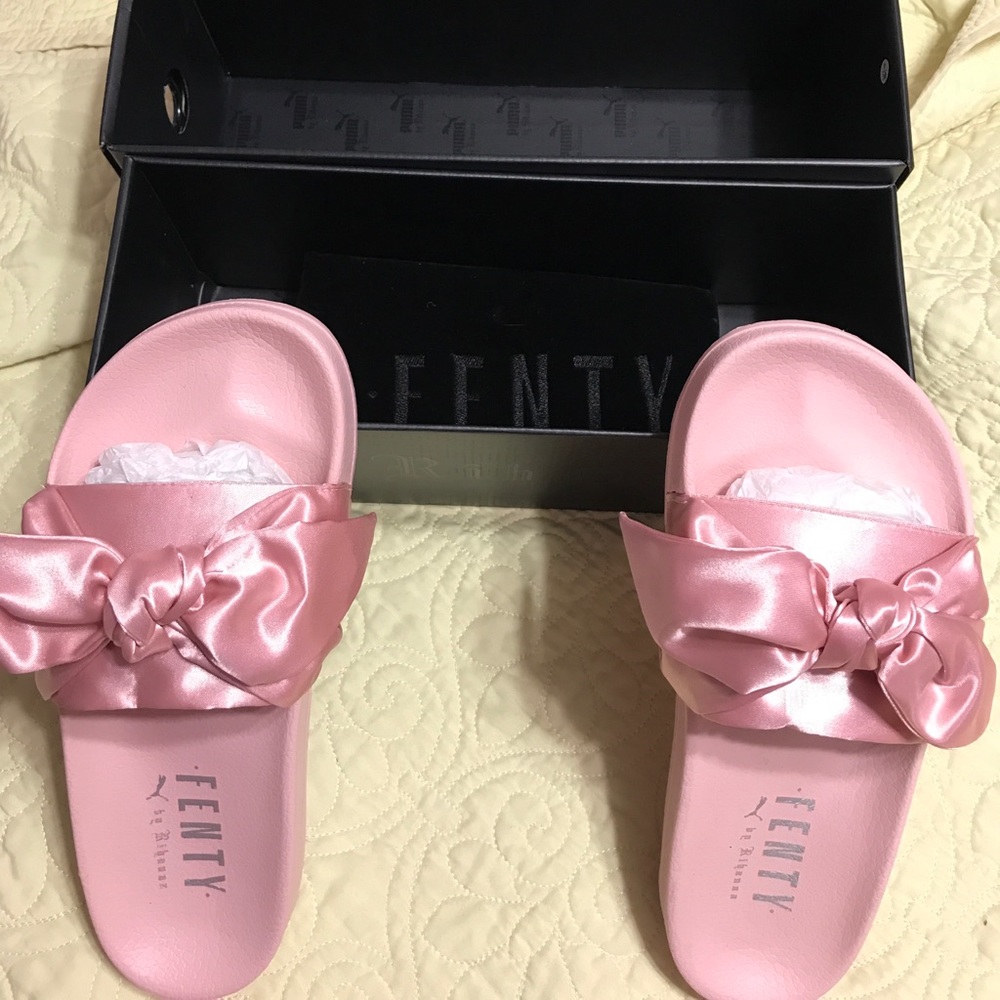 💕 PINK RIHANNA FENTY PUMA BOW SLIDES!!