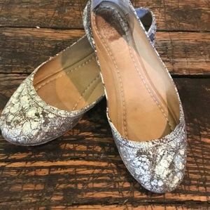 Frye Carson flat. Size 7