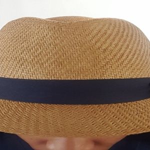 Meet your Posher, Ada