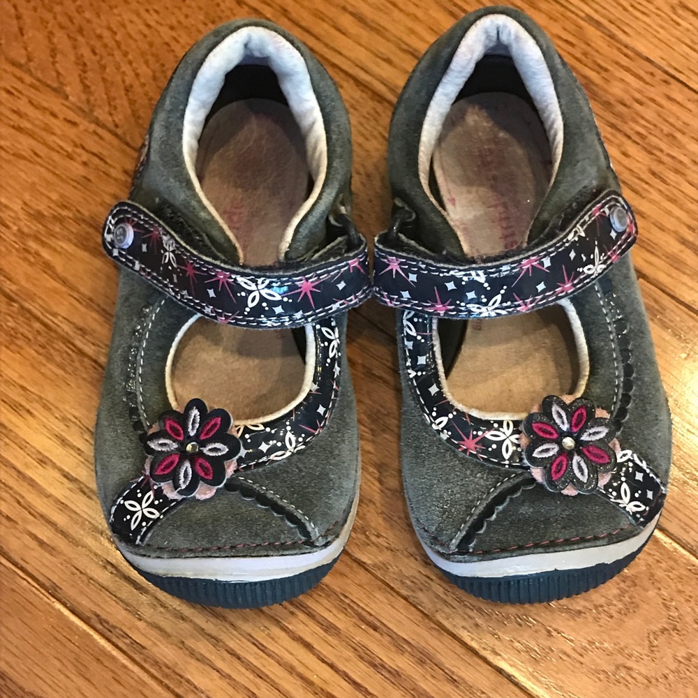 Stride rite size 6 Mary Janes